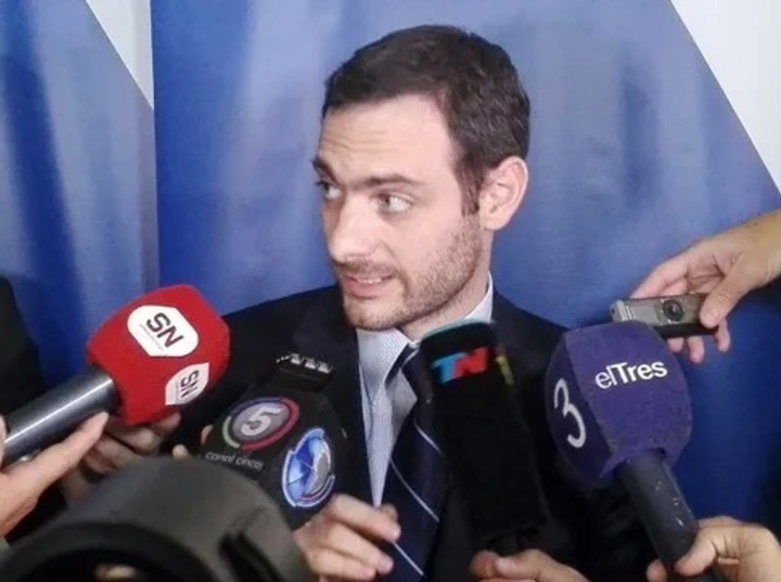 El fiscal José Luis Caterina ordenó la detención de 17 personas a partir de una denuncia anónima por delitos con la carga de combustibles.