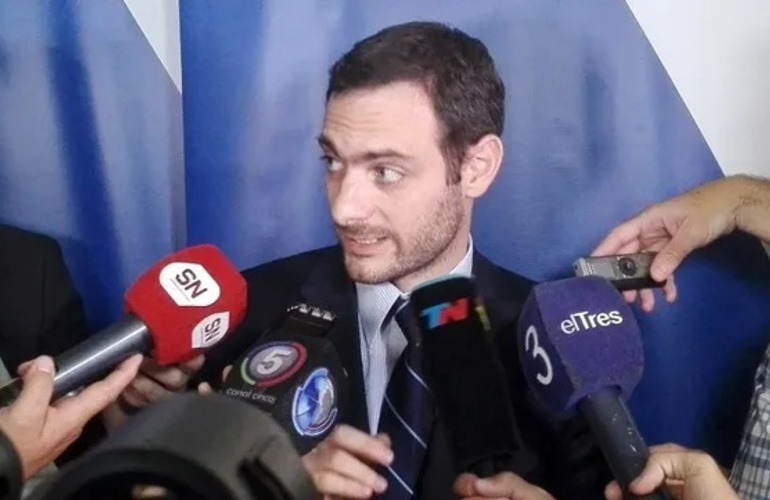 El fiscal José Luis Caterina ordenó la detención de 17 personas a partir de una denuncia anónima por delitos con la carga de combustibles.