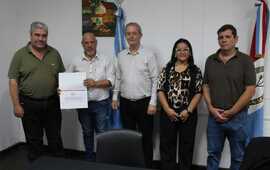 Entregaron dos FANIS y adelantado de FAE a la "Comercial".