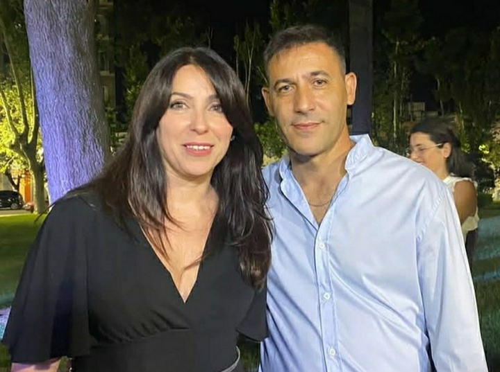 Poco oportunos. La cuarta en la lista y el secretario privado se fueron de viaje.