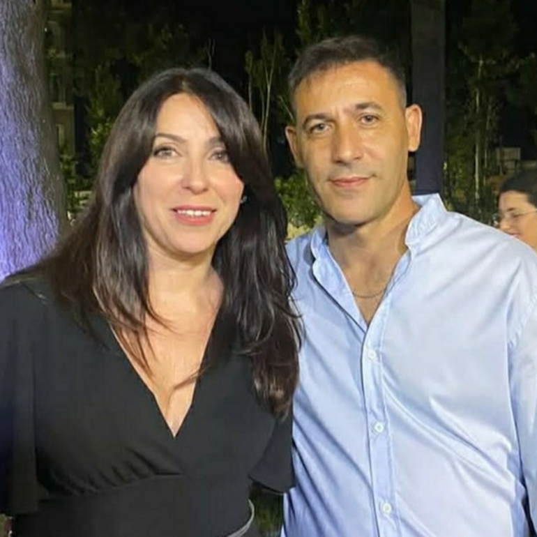 Poco oportunos. La cuarta en la lista y el secretario privado se fueron de viaje.