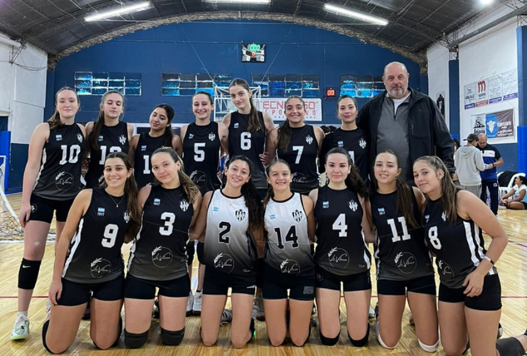 Imagen de Triunfo de Unión ante Athletic en Voley Femenino