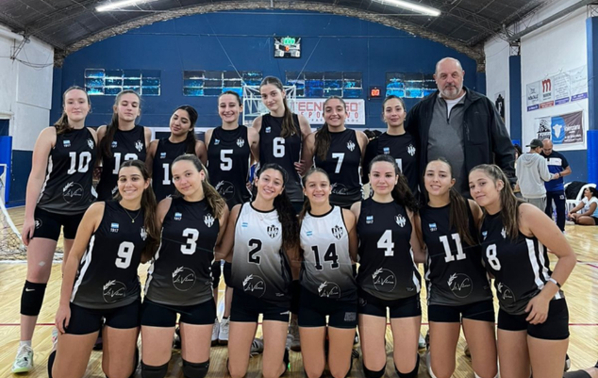 Imagen de Triunfo de Unión ante Athletic en Voley Femenino