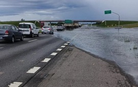 Imagen de Siguen los cortes en la autopista Rosario-Buenos Aires: qu&eacute; caminos alternativos hay para llegar a Caba