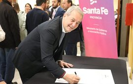 Imagen de En Santa Fe: Tonelli firm&oacute; el acta por el Compromiso a la Transparencia