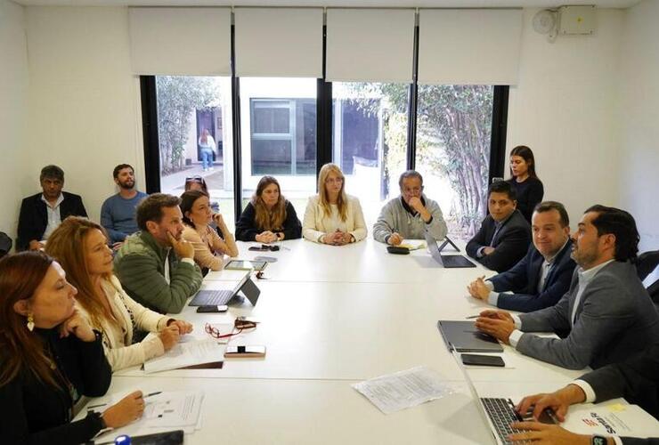 Imagen de Diputados recibieron al Ministro de Trabajo: Conflictos laborales, apertura de importaciones y mejoras legislativas los temas tratados Imagen de Diputados recibieron al Ministro de Trabajo: Conflictos laborales, apertura de importaciones y mejoras legislativas los temas tratados