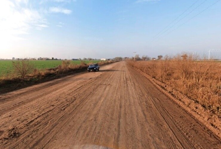 La colectora este de la autopista a Santa Fe, donde encontraron el vehículo con su dueño encerrado. (Google Street View)
