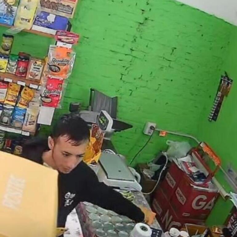 Imagen de "Lo tengo que consultar con mi abuelito", dijo el ladrón tras robarle y retirarse del comercio.