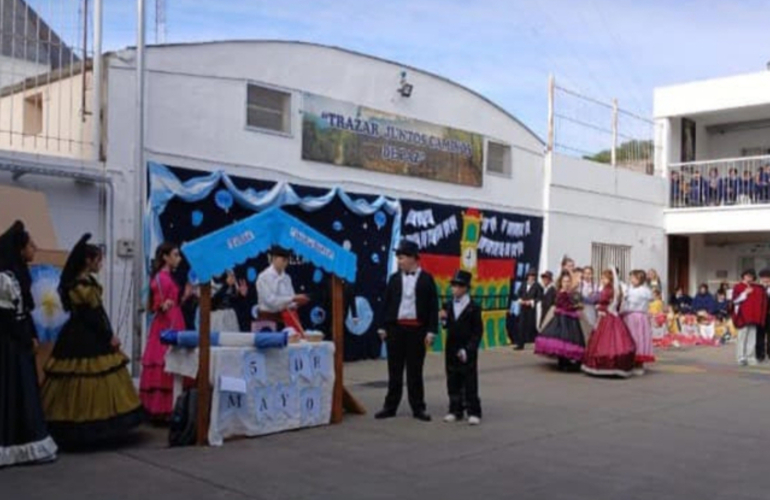 Imagen de La Escuela Santa Lucía, realizó el acto por el 25 de Mayo