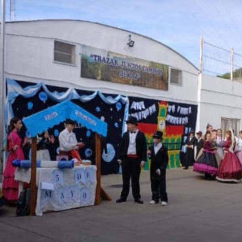 Imagen de La Escuela Santa Lucía, realizó el acto por el 25 de Mayo