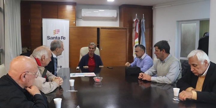 Imagen de El Intendente y Concejales en Santa Fe por la obra de ampliación de la Ruta 21