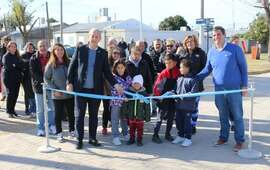 Imagen de Inauguración formal del adoquinado completo del barrio San Cayetano