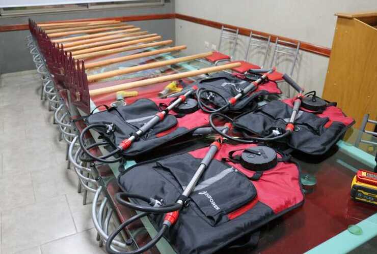 Llegaron 12 zapas y 4 mochilas de agua.