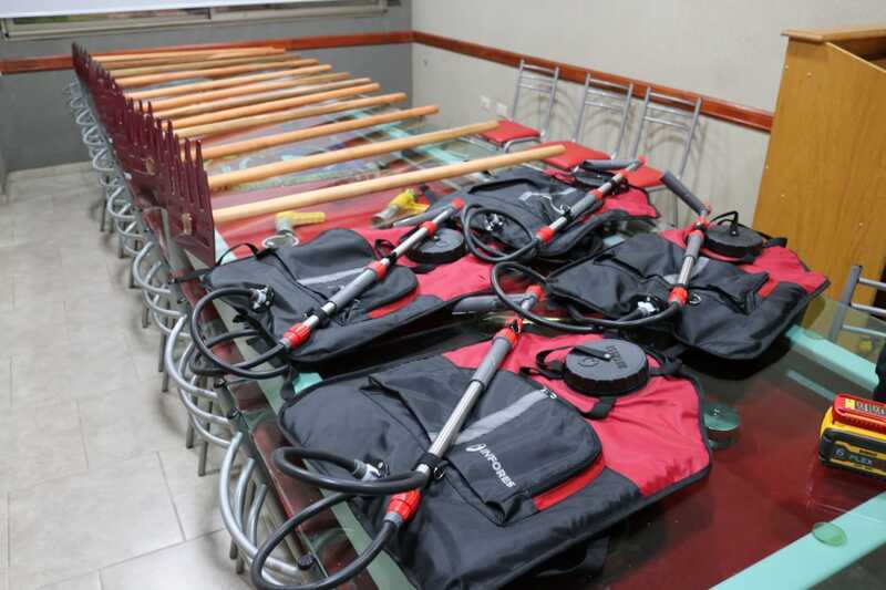 Llegaron 12 zapas y 4 mochilas de agua.