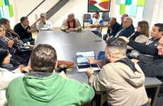Imagen de Reunión entre Concejales y vecinos locales, por la ampliación de la Ruta 21
