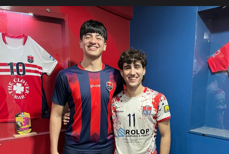 Imagen de Handball: Petta y Attoresi de Talleres, disputan el Nacional Juvenil en Mendoza