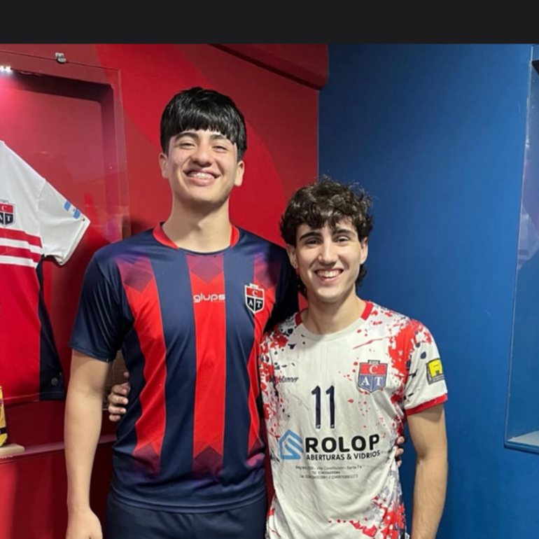 Imagen de Handball: Petta y Attoresi de Talleres, disputan el Nacional Juvenil en Mendoza