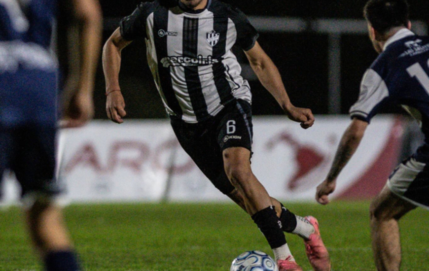 Imagen de Copa Santa Fe: Ma&ntilde;ana Uni&oacute;n ante Alba de Maciel juegan el partido de vuelta
