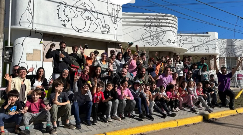 Imagen de Se pint&oacute; el Mural externo del Centro Cultural de General Lagos