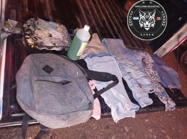 Imagen de Regresaba a su hogar y vio salir a tres sujetos: uno fue aprehendido