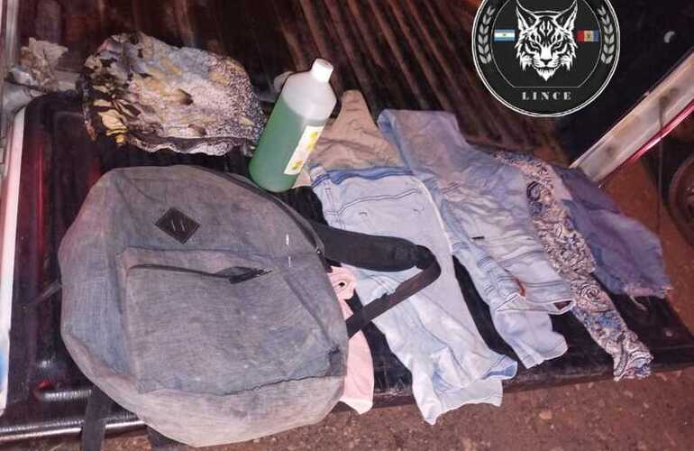 Imagen de Regresaba a su hogar y vio salir a tres sujetos: uno fue aprehendido