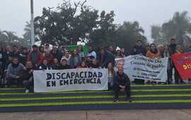 Banderas, pasacalles, bombos y mucha presencia en la movilización por Emergencia en Discapacidad.