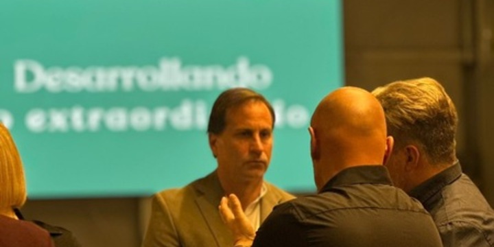 Imagen de El presidente comunal Esteban Ferri, presentó en Tecnolagos, el modelo de desarrollo local ante empresarios santafesinos