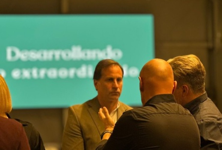 Imagen de El presidente comunal Esteban Ferri, presentó en Tecnolagos, el modelo de desarrollo local ante empresarios santafesinos