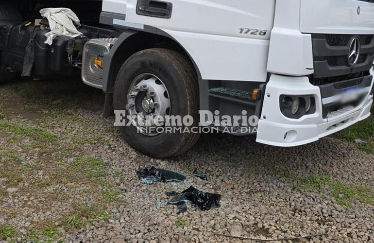 Le rompieron la ventanilla y se alzaron con efectos personales.