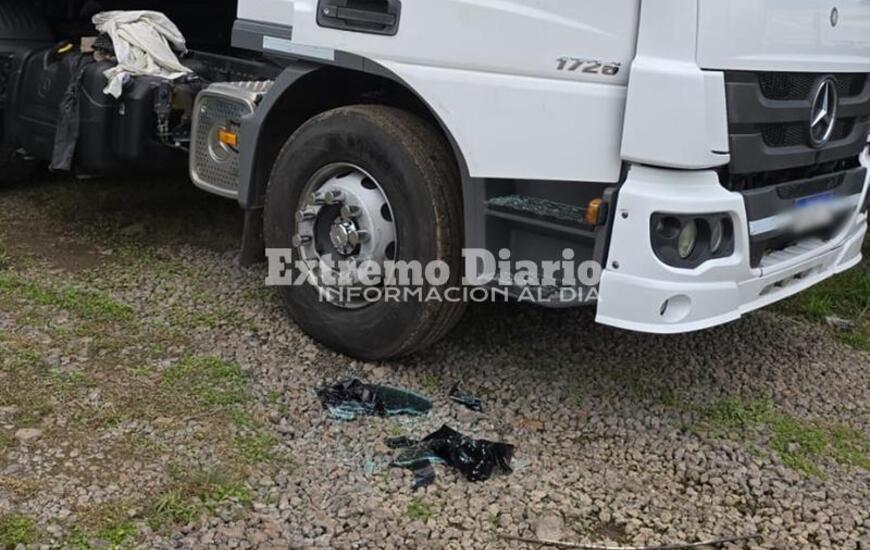 Le rompieron la ventanilla y se alzaron con efectos personales.