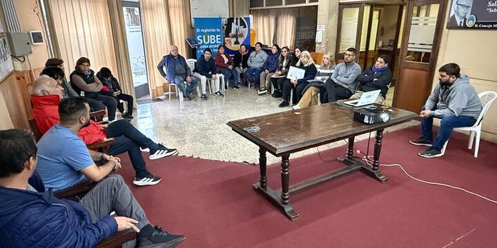 Imagen de Vecinos de Playa Hermosa participaron en el Concejo para debatir sobre obras de infraestructura