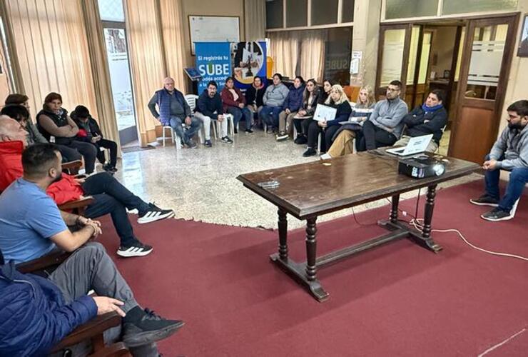 Imagen de Vecinos de Playa Hermosa participaron en el Concejo para debatir sobre obras de infraestructura