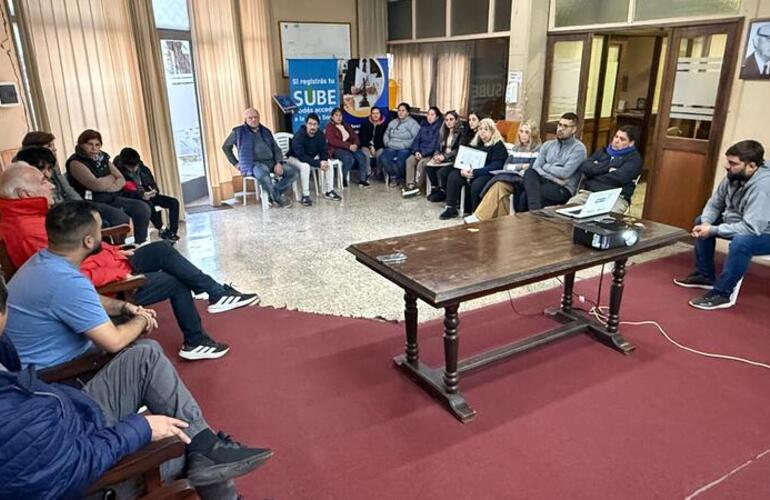 Imagen de Vecinos de Playa Hermosa participaron en el Concejo para debatir sobre obras de infraestructura