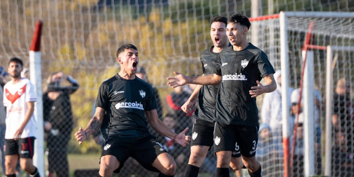 Imagen de Fútbol: Unión venció 2-0 a Juventud Unida por la Ida de Cuartos de Final en 1era división