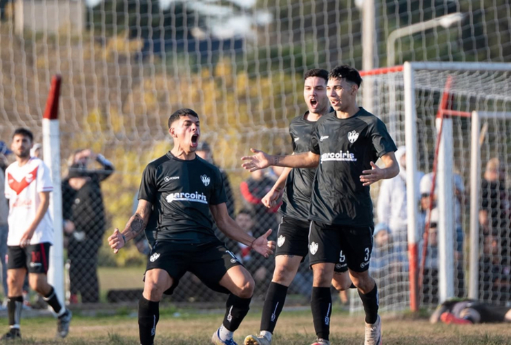 Imagen de Fútbol: Unión venció 2-0 a Juventud Unida por la Ida de Cuartos de Final en 1era división