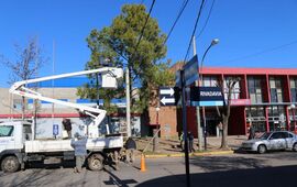 Imagen de Nueva señalización en una esquina clave de Arroyo Seco: colocaron semáforo frente al Club Talleres