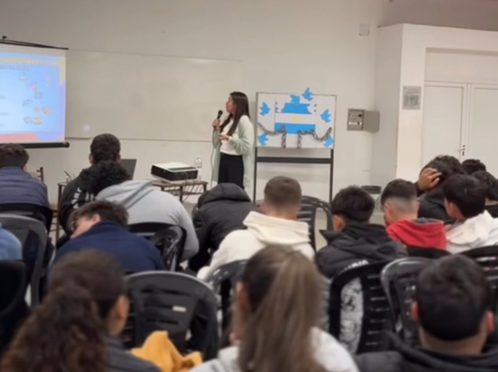 Imagen de Estudiantes de la ESSO 396, realizaron iniciativa para proyecto de Nutrición y Manipulación de Alimentos