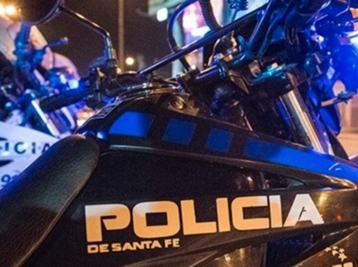 Imagen de Cayó preso otro policía por allanar ilegalmente la casa de un motociclista sin DNI, robarle y plantarle un arma