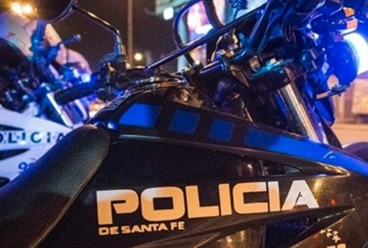 Imagen de Cayó preso otro policía por allanar ilegalmente la casa de un motociclista sin DNI, robarle y plantarle un arma