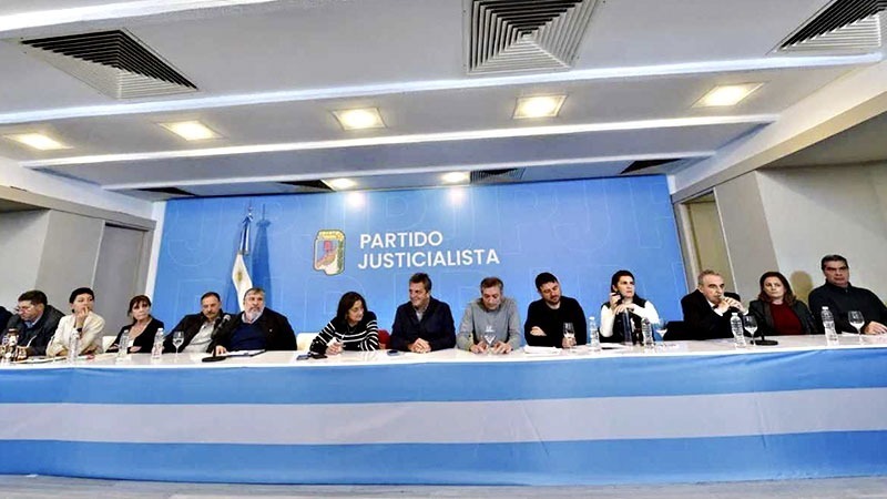 Imagen de El PJ juntó a Máximo Kirchner, Massa, Grabois y Moreno para definir los pasos a seguir tras la condena a Cristina
