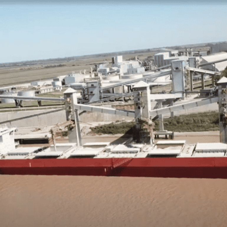 El puerto de Renova en Timbúes.