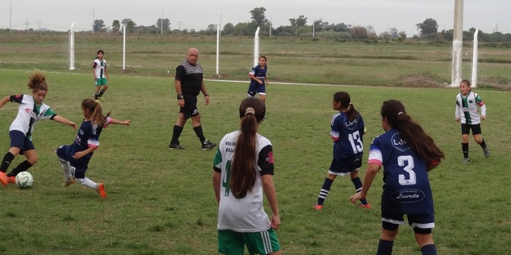 Imagen de Fútbol Femenino: Athletic ante Pavón jugarán mañana en General Lagos