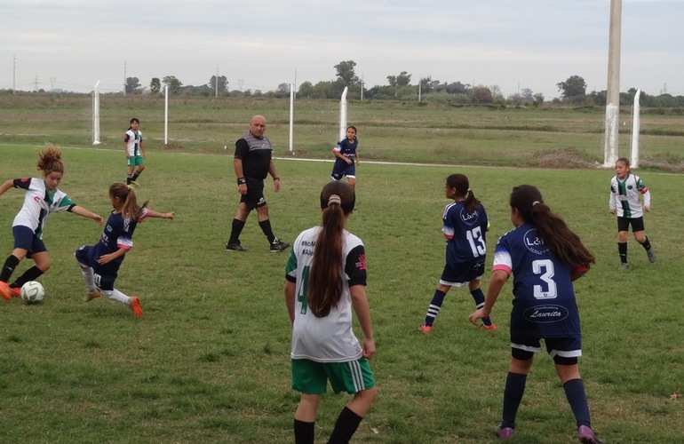 Imagen de Fútbol Femenino: Athletic ante Pavón jugarán mañana en General Lagos