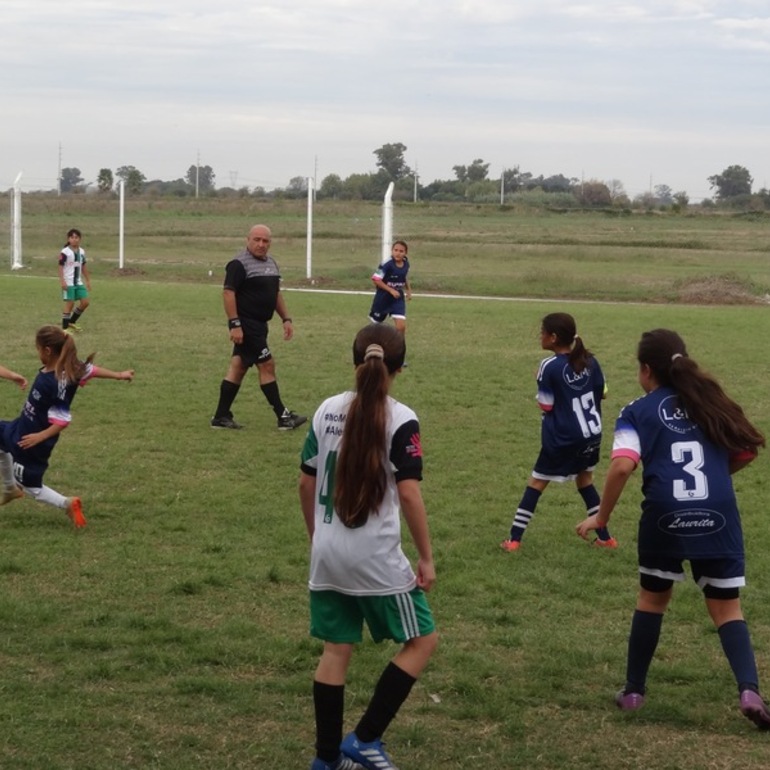 Imagen de Fútbol Femenino: Athletic ante Pavón jugarán mañana en General Lagos