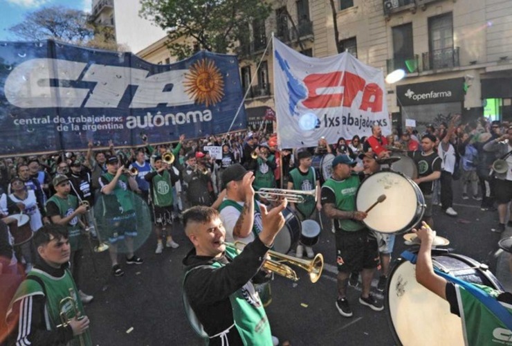 Imagen de Paro y movilizaci&oacute;n en apoyo a Cristina: las dos CTA ya definieron el cese de actividades y le meten presi&oacute;n a la CGT para una marcha masiva