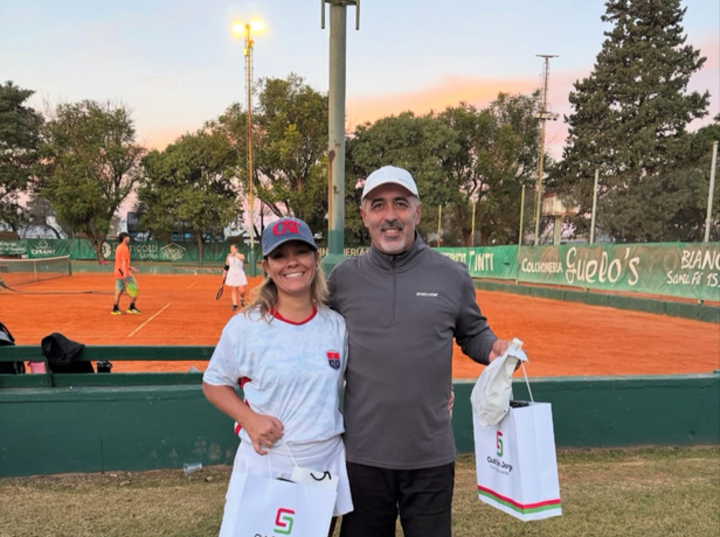 Imagen de Tenis: Dupla de Talleres, Campeones en 'Dobles Mixtos' en San Jorge