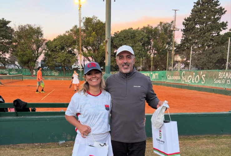 Imagen de Tenis: Dupla de Talleres, Campeones en 'Dobles Mixtos' en San Jorge