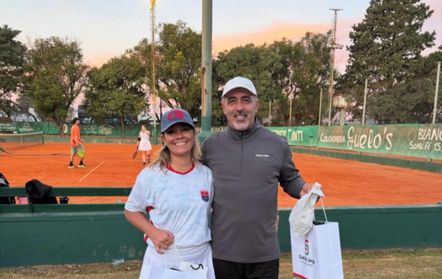 Imagen de Tenis: Dupla de Talleres, Campeones en 'Dobles Mixtos' en San Jorge