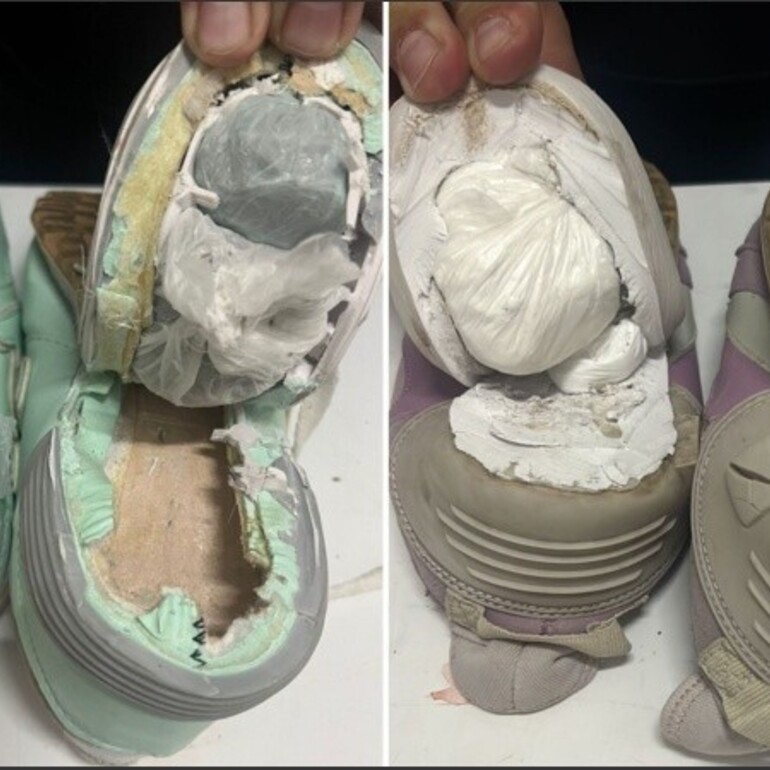 Las suelas de las zapatillas repletas de droga