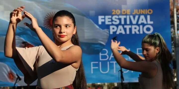 Imagen de Celebración de Nuestra Identidad en el Festival Patrio